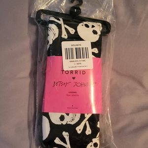 Betsey Johnson skull leggings